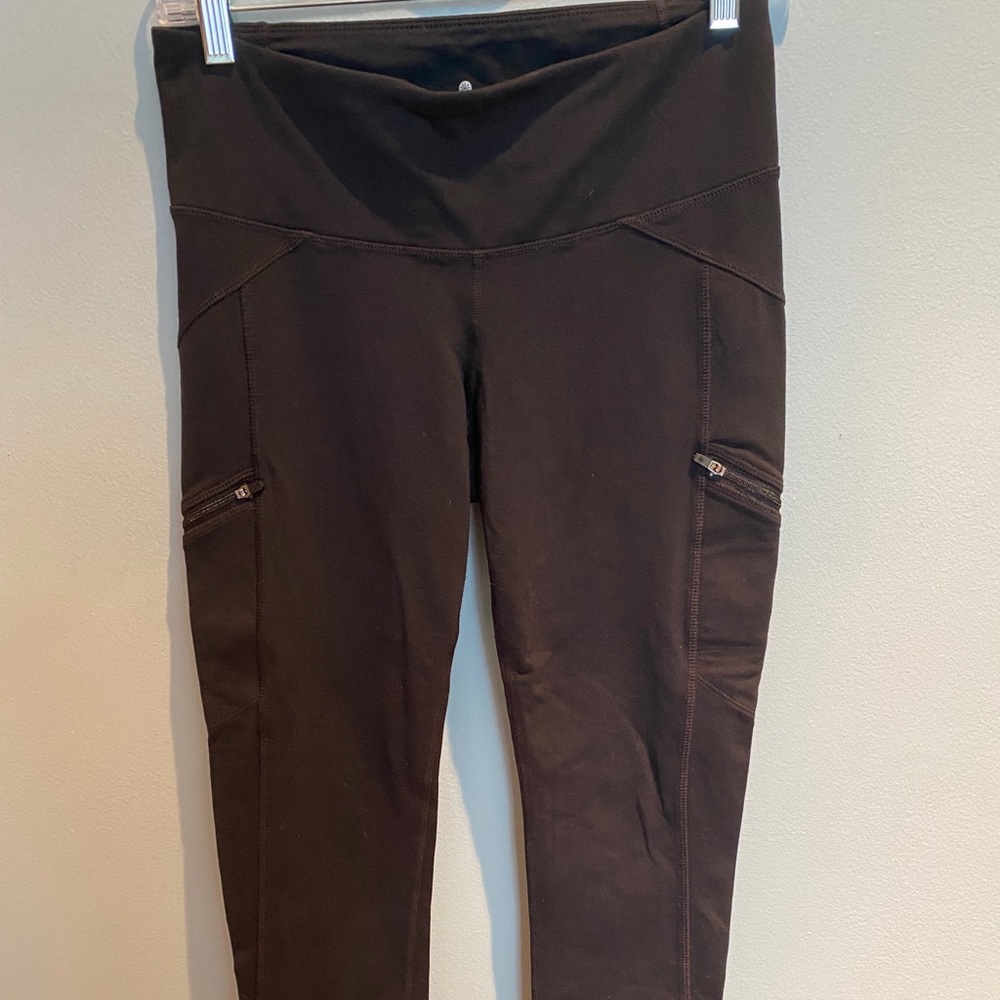 Athleta crop yoga pants